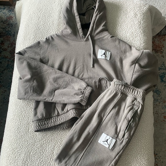 Jordan Pants - Jordan Sweatshirt Set